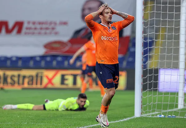 Son dakika: Başakşehir’de şok sakatlık | Martin Skrtel’in sol ayak aşil tendonu koptu