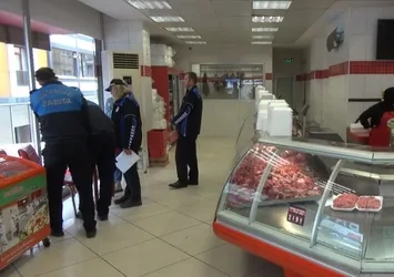 Et ve Süt Kurumu'nun adını ve tabelalarını taklit eden kasaplara denetim! İşletme sahibinden akılalmaz sözler: Vatandaş niye şaşırıyor?