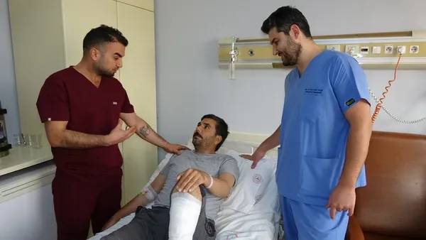 1672036576236.jpg Muş’ta kopan ayağı poşet içinde getirilmişti! Çiftçiden 6 ay sonra ilk adım - 3