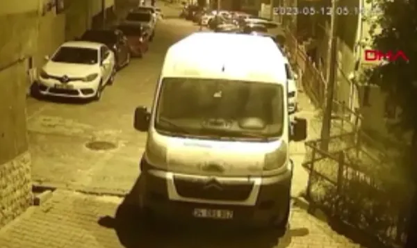1684317562539.jpg İstanbul’un göbeğinde iğrenç olay! Takip edip taciz etti - 4