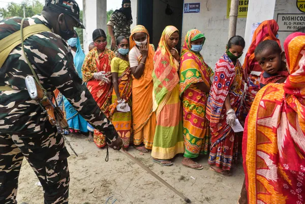 Dünyada kaydedilen en yüksek günlük vaka! Hindistan’da bilanço ağırlaşıyor