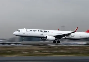 THY uçağının lastikleri iniş sırasında zarar gördü! Rahatlatan açıklama geldi: Yolcular güvenli bir şekilde tahliye edildi