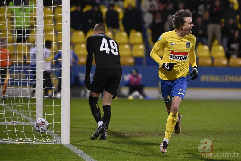 Galatasaray'dan sol bek hamlesi! İşte gündemdeki 2 isim 9