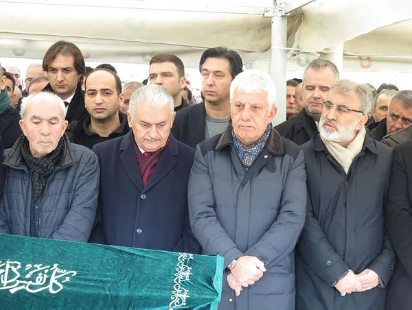 Şehit Erol Olçok'un annesi Asiye Olçok son yolculuğuna uğurlandı - 3