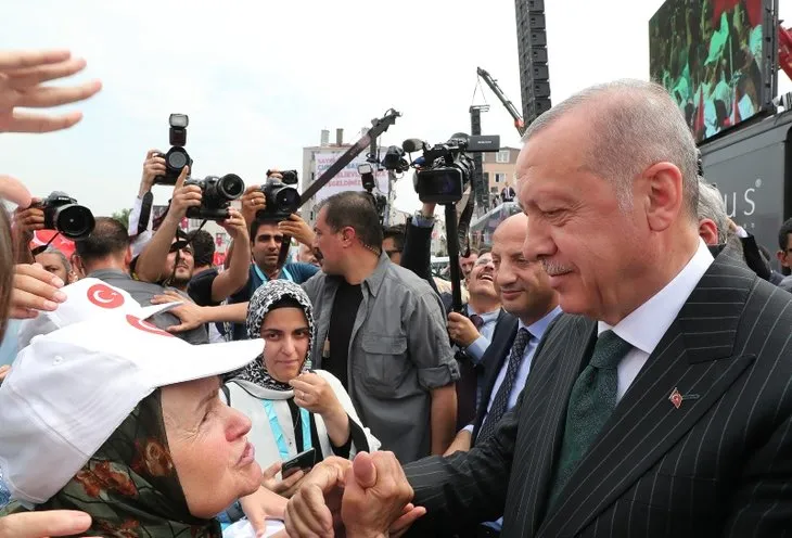 Başkan Erdoğan'a İstanbul'da sevgi seli