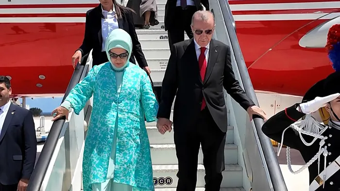 baskan-erdogan-g7-zirvesinde-batiya-seslenecek-italyada-gazze-katliamini-dunyaya-haykiracak-1718392365487.jpg G7 Liderler Zirvesi'nde Başkan Erdoğan rüzgarı esti! Diplomasi trafiğinin ardından yurda geri döndü - 2