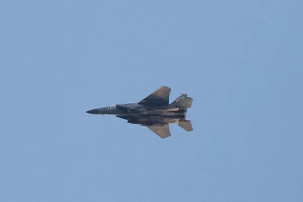 Katil İsrail ordusu Gazze’nin güney bölgelerini karadan ve havadan bombaladı