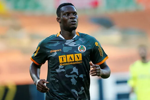 Son dakika | Alanyaspor'un golcüsü Babacar kalp spazmı geçirdi - 1