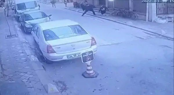 İstanbul’da sokak ortasında dehşet: Kız kardeşini çocuklarının gözü önünde öldüresiye dövdü - 3