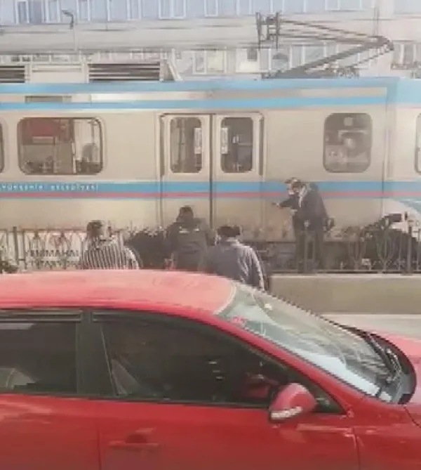 Tramvayda peş peşe yangın paniği! Vatandaş büyük korku yaşadı
