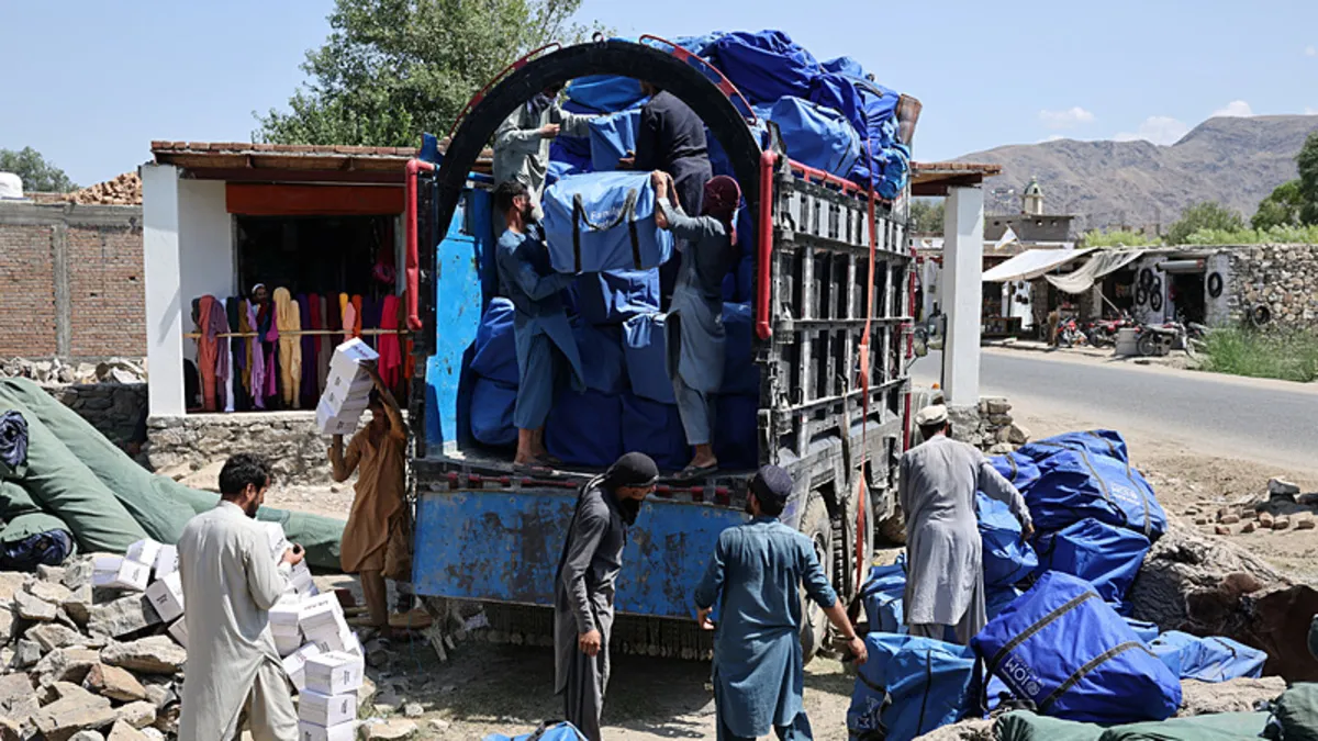 Depremden etkilenen Afganistan'a Çin'den yardım
