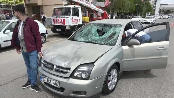 sivasta-bayram-yasa-dondu-otomobilin-carptigi-cocuk-oldu-1651495334540.jpg Sivas’ta bayram yasa döndü! Otomobilin çarptığı çocuk öldü - 3