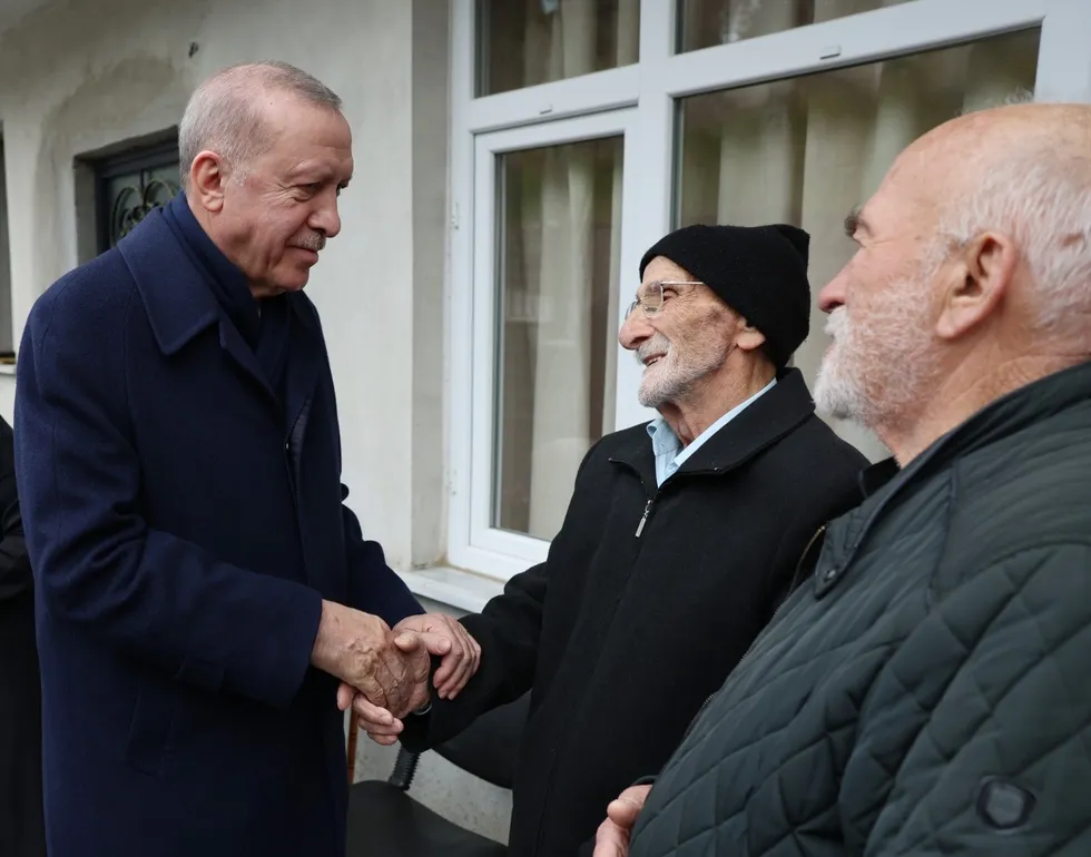 baskan-erdogandan-bayram-mesaji-yeni-donemin-parlayan-yildizi-turkiye-1779787876159.jpg Başkan Erdoğan'dan bayram mesajı: Yeni dönemin parlayan yıldızı Türkiye - 2