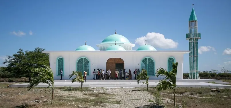Dünyanın her yerine cami yapıyoruz