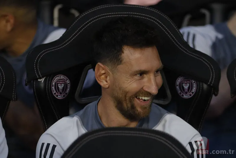 Lionel Messi'den inanılmaz başlangıç! Inter Miami ile ilk maçında son dakikada frikik golü 15