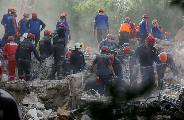 Çürük raporu verilen 2 binada İzmir depreminde 53 kişi hayatını kaybetti! Bayraklı Belediyesi yetkilileri hesap verecek mi?