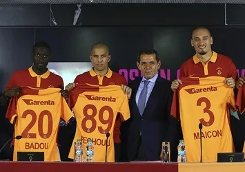 Galatasaray'da toplu imza töreni