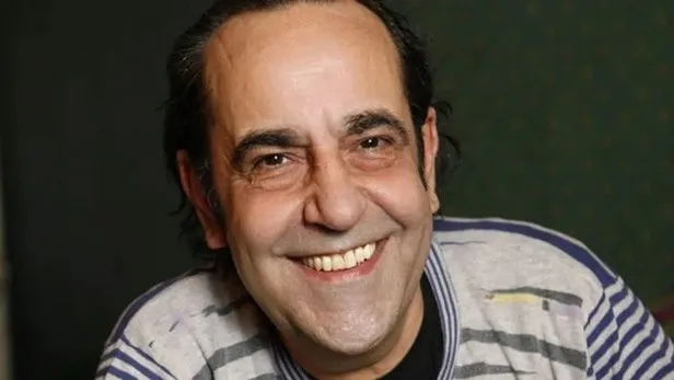 Usta sanatçı Özkan Uğur hayatını kaybetti! MFÖ grubunun yıldız ismi sevenlerini yasa boğdu... Özkan Uğur kimdir?