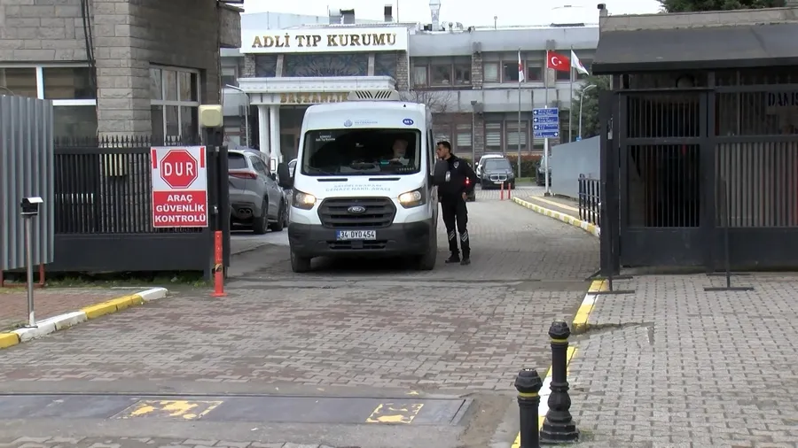 erol-kose-son-yolculuguna-ugurlaniyor-cenazemi-ona-emanet-edin-demisti-1774362994355.jpg Erol Köse son yolculuğuna uğurlandı! "Cenazemi ona emanet edin" demişti - 2