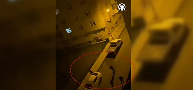 erzurumda-korku-dolu-anlar-bicakla-araclara-saldirdi-polise-tufekle-ates-acti-1715506955957.jpg Erzurum'da korku dolu anlar! Bıçakla araçlara saldırdı, polise tüfekle ateş açtı - 1