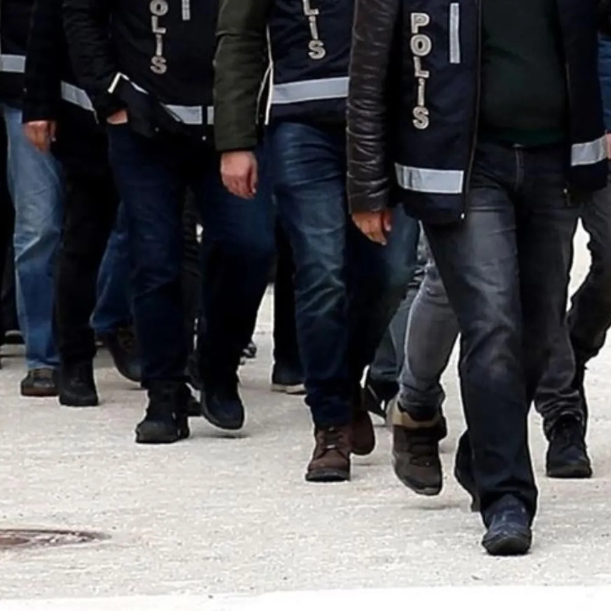 İzmir merkezli FETÖ operasyonu! 4 ilde 21 gözaltı