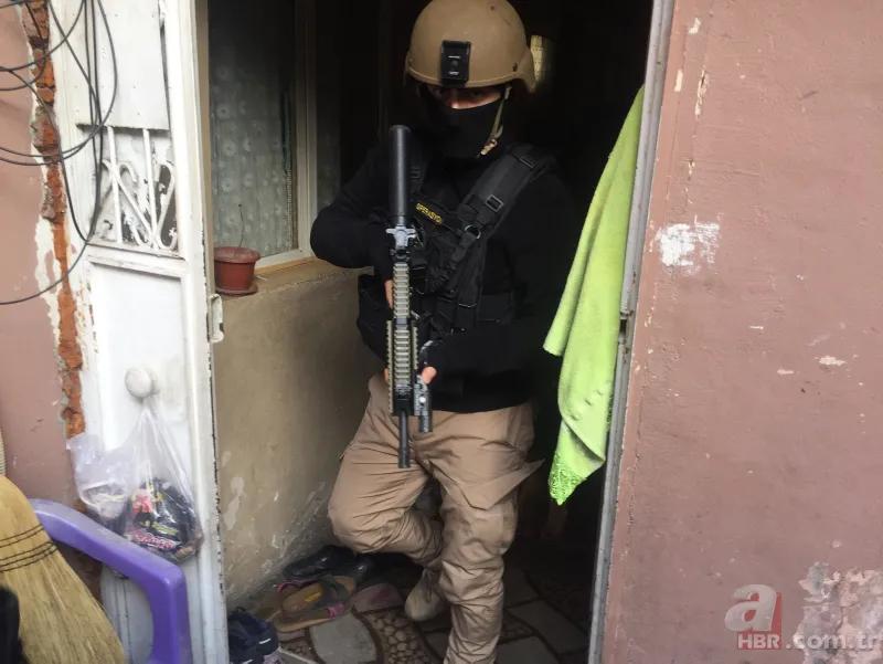 Adana’da zehir tacirlerine gündüz vakti film sahnelerini aratmayan operasyon! 11 zanlı yakalandı 13