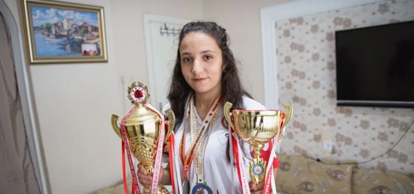 Beyza Türeli’nin hikayesi tüm Türkiye’yi gururlandırdı: Konfeksiyon atölyesinden şampiyonluk kürsüsüne