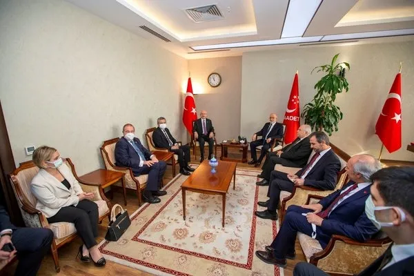 Kemal Kılıçdaroğlu Boğaziçi olaylarında polis aracına saldıranları savundu! Bir yeri mi tahrip ettiler?