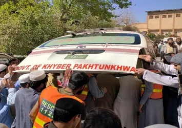Pakistan'da camiye bombalı saldırı! Yaralılar var…