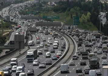 İstanbul'da haftanın ilk iş gününde yoğun trafik