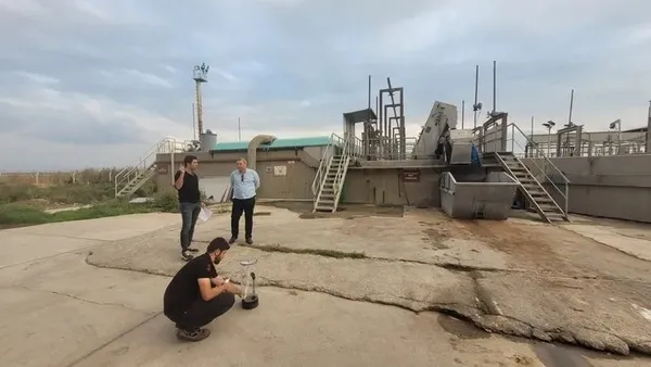 Sen nerede su arıtma nerede Soyer! CHP'li belediyeden halka "temizliyoruz" yalanı! Pislikleri denize yollamışlar - 6
