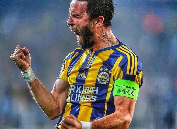 turk-futbolunun-taninmis-savunma-oyuncusu-meslek-degistirdi-iste-gokhan-gonulun-merak-edilen-yeni-isi-1697804206805.jpg Türk futbolunun tanınmış savunma oyuncusu meslek değiştirdi! İşte Gökhan Gönül’ün merak edilen yeni işi…. - 1