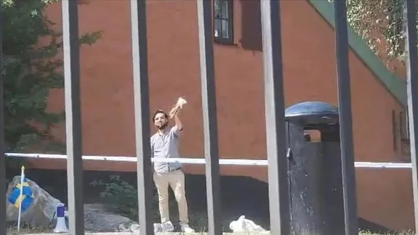 isvec-karari-onayladi-kuran-i-kerime-cirkin-saldirilarda-bulunan-momika-sinir-disi-edilecek-1707324289803.jpeg Kutsal kitabımız Kur'an-ı Kerim’i yakmıştı! İsveç kararı onayladı: Momika sınır dışı ediliyor - 1