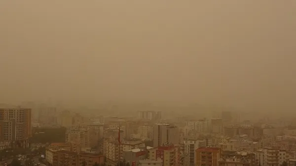 1629735127848.jpg Mardin'de toz fırtınası! Göz gözü görmüyor - 1