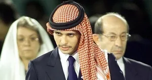 Kendi ülkesine dış güçlerle birlikte saldırdı!