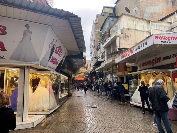 izmirde-tedbirler-ise-yaradi-tarihi-carsinin-risk-haritasi-yesile-dondu-1609393460566.jpg İzmir'de tedbirler işe yaradı! Tarihi çarşının risk haritası yeşile döndü! - 3