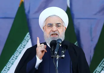 Ruhani'den Macron'a uyarı: Böyle devam ederse herkes kaybeder