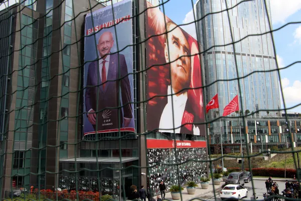 chp-il-binasina-silahli-saldiri-iddiasi-istanbul-valiliginden-aciklama-geldi-1680778438145.jpg CHP İl binasına silahlı saldırı iddiası! İstanbul Valiliği'nden açıklama geldi - 3