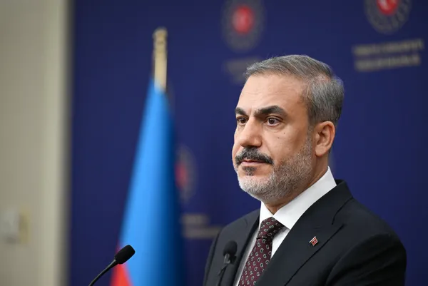 disisleri-bakani-hakan-fidan-iit-ulkelerinin-ortak-tavir-ortaya-koymasi-onemli-1690802323258.jpg Dışişleri Bakanı Hakan Fidan'dan flaş Laçin mesajı! Bakan Fidan Kur'an-ı Kerim'e alçak saldırılarda iki ülkeyi işaret etti - 2