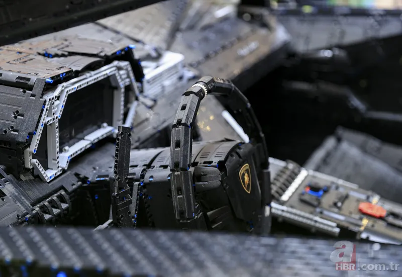 Gören bir daha bakıyor… 15 kişi 9 bin saatte yaptı! Lamborghini… 2