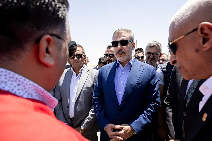 Türkiye’den Mısır’a kritik ziyaret! Masada önemli konular var! Hakan Fidan Refah Sınır Kapısı’ndan: Yiyecek yok su yok...