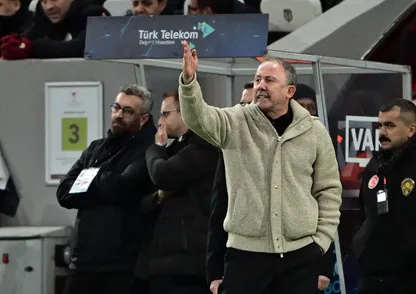 "Bugünkü maç hakemlik adına büyük skandaldır"