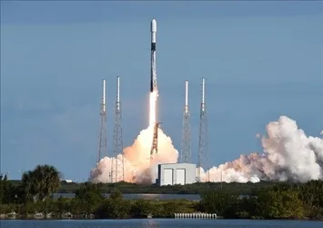 SpaceX, 28 Starlink uydusunu daha alçak dünya yörüngesine gönderdi