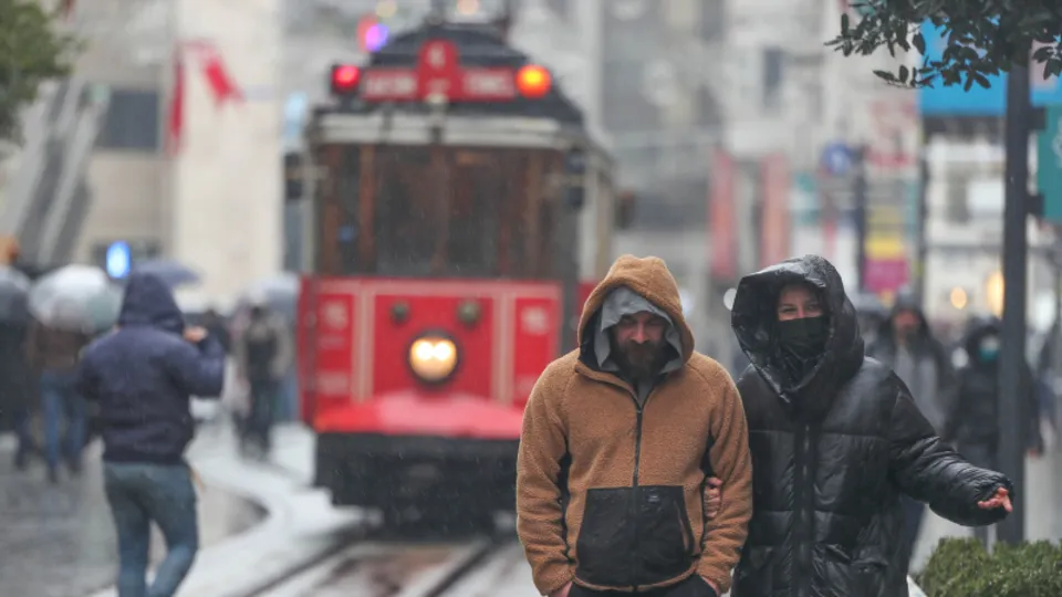 Maske kararının ardından İstiklal Caddesi'nde ilk gün