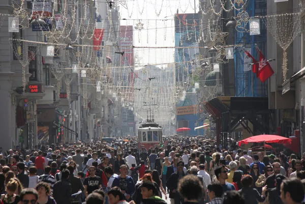 AK Parti'den muhaliflerin cılız iddialarını çürüten anket! Gençlerin yüzde 70'inden gururlandıran yanıt - 5