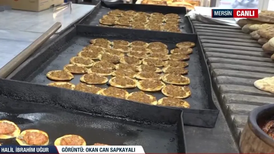 İftar için Mersin usulü lahmacun