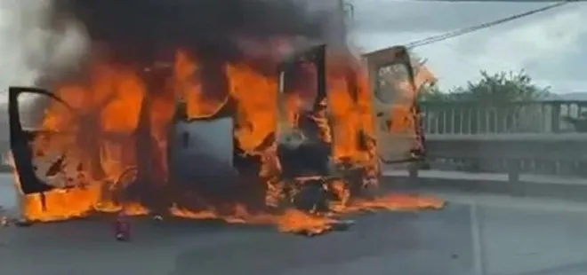 İstanbul’da hafif ticari araç alev topuna döndü! Sürücü kendini son anda kurtardı