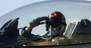 PKK’nın inlerine girdik! Mehmetçik Avaşin’e bayrak dikti