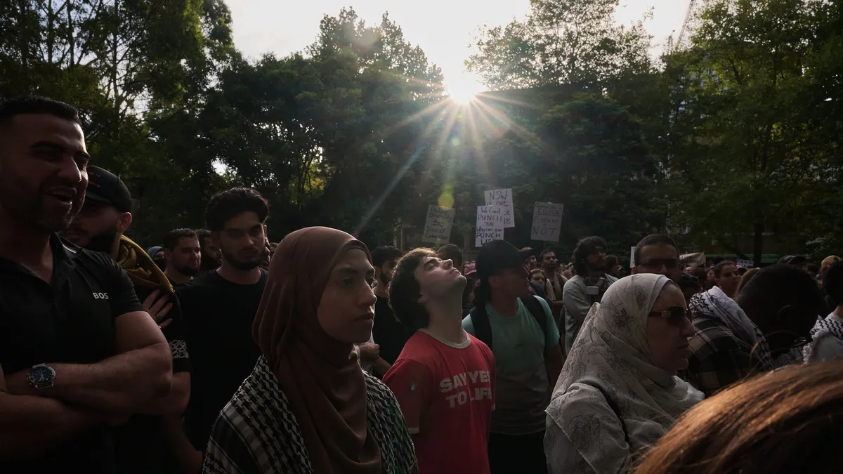 Avustralya'da Filistin protestocusuna polis şiddeti