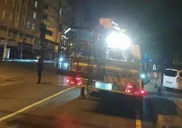 CHP'liler kendilerini yalanladı! Birbirlerinden habersiz pankartı indirip polisi suçladılar, sonra özür dilediler